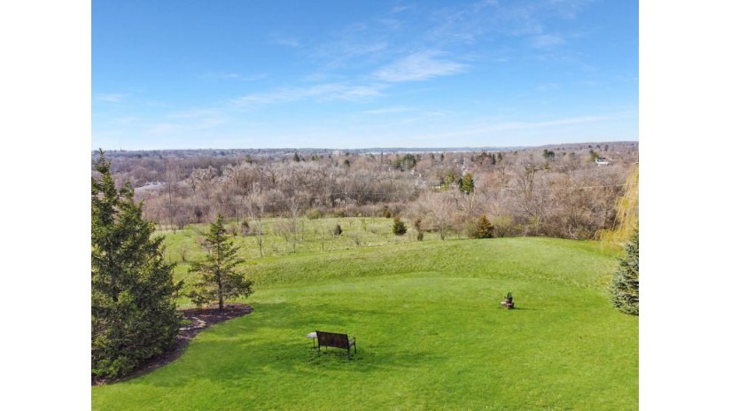 630 S Stone Ridge Dr Lake Geneva, WI 53147 by Quorum Enterprises, Inc. $697,000