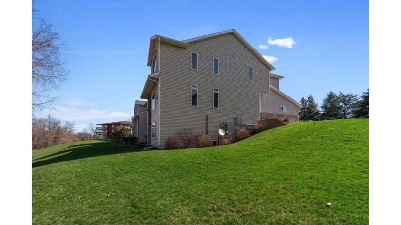 755 Green Bay Dr 1 Mayville, WI 53050 by Star Properties, Inc. - 262-674-1400 $275,000