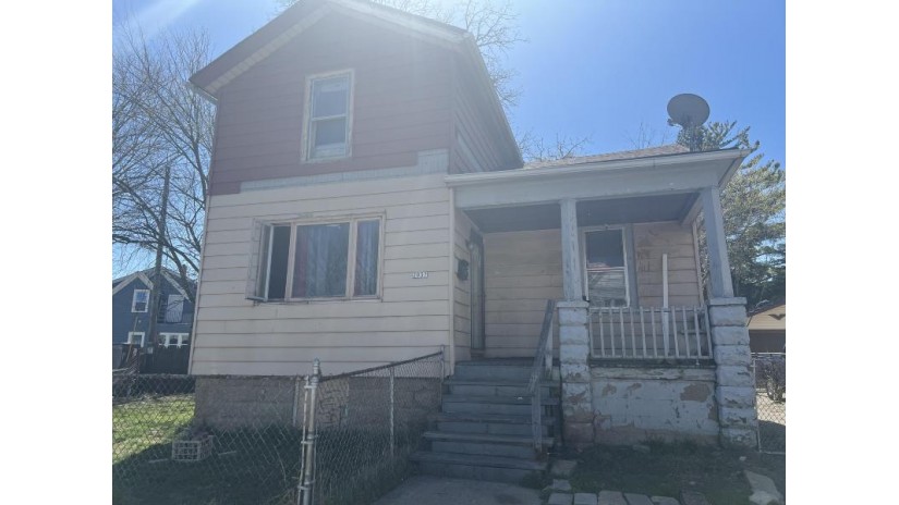 2037 W Vilter Ln Milwaukee, WI 53204 by Cherry Home Realty, LLC $99,999