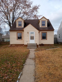 1705 Bainbridge St, Campbell, WI 54603