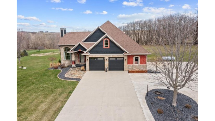 5624 Deer Wood Ln Wayne, WI 53010 by Coldwell Banker Realty $695,000