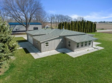 N1848 Maple Heights Bch, Chilton, WI 53014