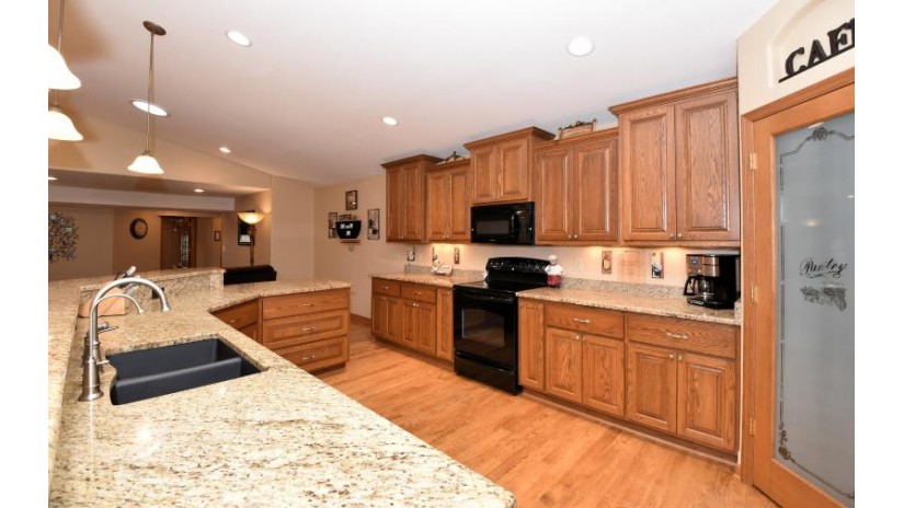 S109W29820 Valley Ridge Ct Mukwonago, WI 53149 by Berkshire Hathaway HS Lake Country $525,000