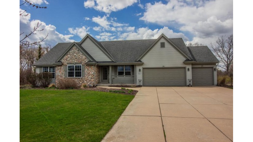 W182S9235 Parker Dr Muskego, WI 53150 by Redefined Realty Advisors LLC - 2627325800 $649,900