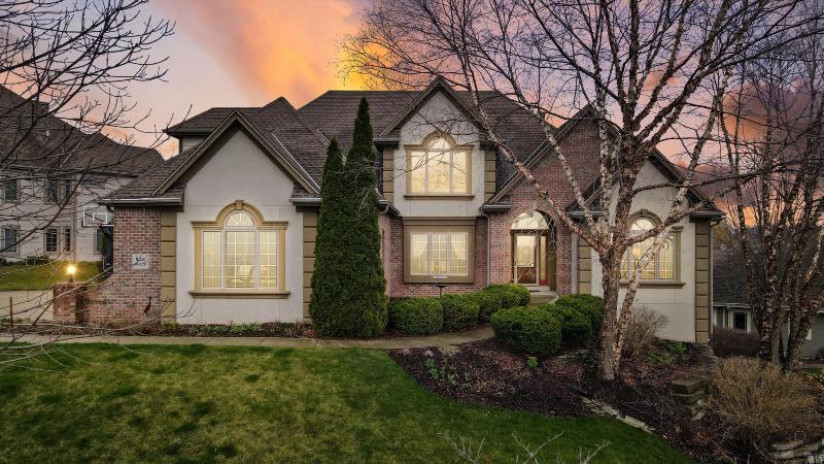 W216N5210 Golfview Dr Menomonee Falls, WI 53051 by First Weber Inc -NPW $968,500