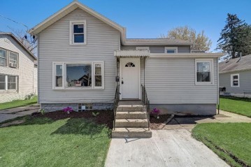 432 N Walnut St, Janesville, WI 53548-3530