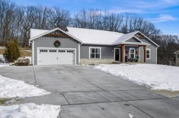 6752 Bernadine Cir, Trenton, WI 53090