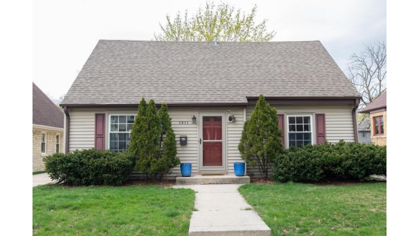 1911 N 84th St Wauwatosa, WI 53226 by Firefly Real Estate, LLC $399,900