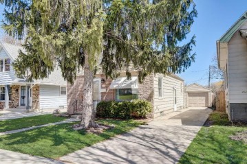 708 S 57th St, West Allis, WI 53214-3331