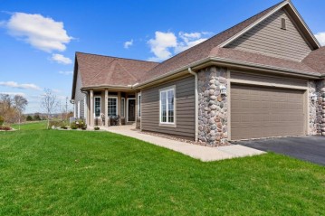 2810 Glen Ivy Dr, West Bend, WI 53090-1090