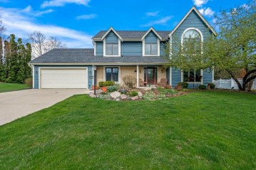 3937 S Stonewood Rd, New Berlin, WI 53151