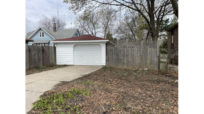 3770 N Humboldt Blvd Milwaukee, WI 53212 by Parkway Realty, LLC $279,900