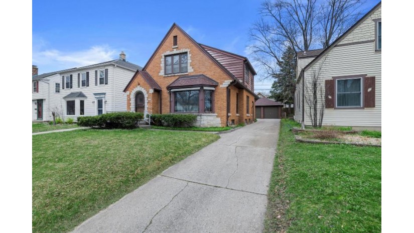 2524 N 68th St 2524A Wauwatosa, WI 53213 by Compass RE WI-Tosa $349,900