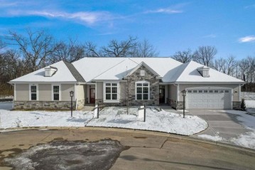 445 Prairie Song Ct 0702, Waukesha, WI 53188-9556