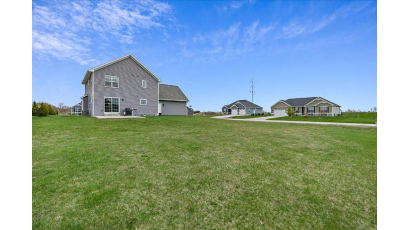 4509 Ashley Ln Sheboygan, WI 53083 by Pleasant View Realty, LLC $406,700