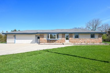 3040 W Forest Hill Ave, Franklin, WI 53132-9303