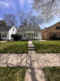 5680 N 39th St, Milwaukee, WI 53209