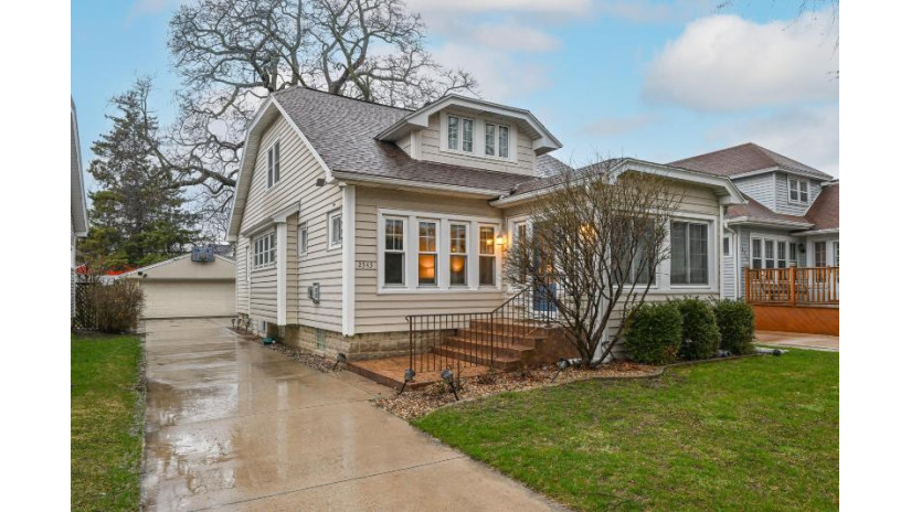 2343 N 68th St Wauwatosa, WI 53213 by Firefly Real Estate, LLC $435,000