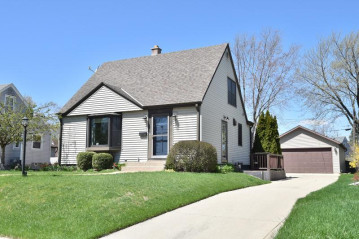 8702 W Boone Ave, West Allis, WI 53227-3428