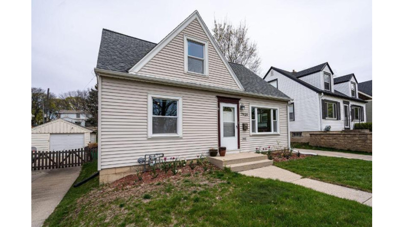 7920 W Wright St Wauwatosa, WI 53213 by The Stefaniak Group, LLC $380,000