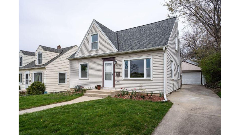 7920 W Wright St Wauwatosa, WI 53213 by The Stefaniak Group, LLC $380,000