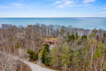 4298 High Point Beach Rd, Port Washington, WI 53074-9706