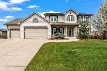 N41W22672 Sunder Creek Dr, Pewaukee, WI 53072-2266