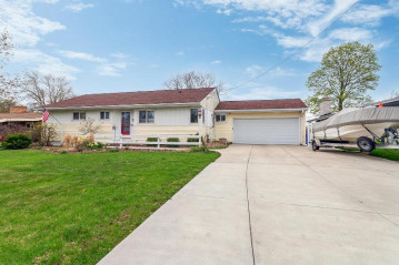 4473 Glenway St, Wauwatosa, WI 53225-4448