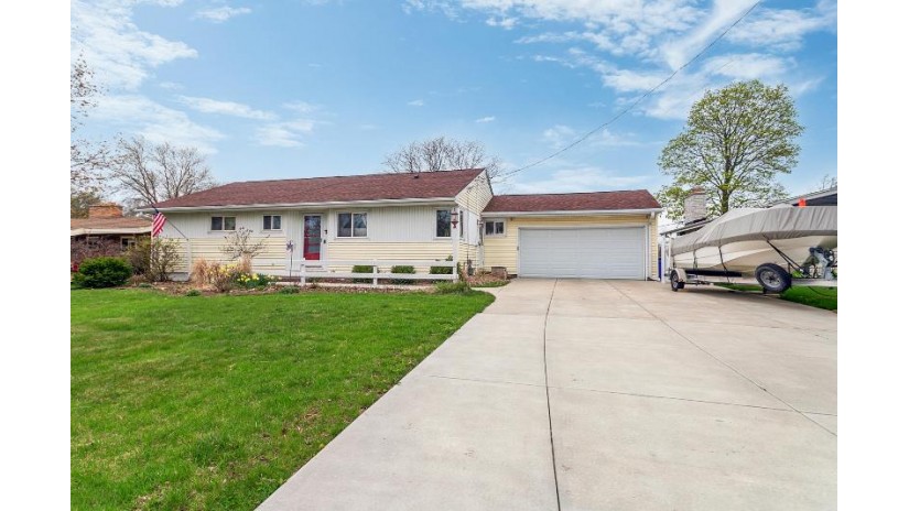 4473 Glenway St Wauwatosa, WI 53225 by Realty Executives Integrity~Brookfield - brookfieldfrontdesk@realtyexecutives.com $344,900