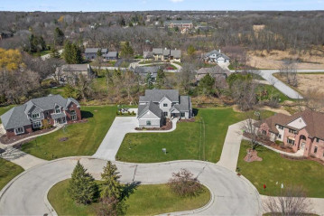 15500 Conservancy Ct, Brookfield, WI 53005-1579