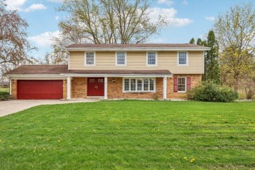 18465 Surrey Ln, Brookfield, WI 53045