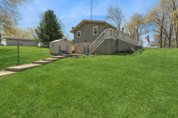 N7436 Mariner Hills Cir, La Grange, WI 53121