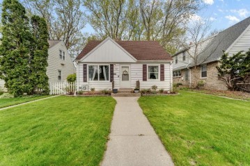 3157 N 89th St, Milwaukee, WI 53222-3605