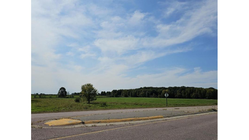 10477 County Road A Parcels #0300051,#03 Marshfield, WI 54449 by Re/Max American Dream - Phone: 715-305-1454 $1,515,000