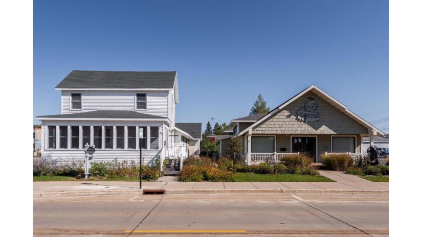 113 & 115 West 6th Street Marshfield, WI 54449 by Nexthome Hub City - Phone: 715-305-6417 $550,000