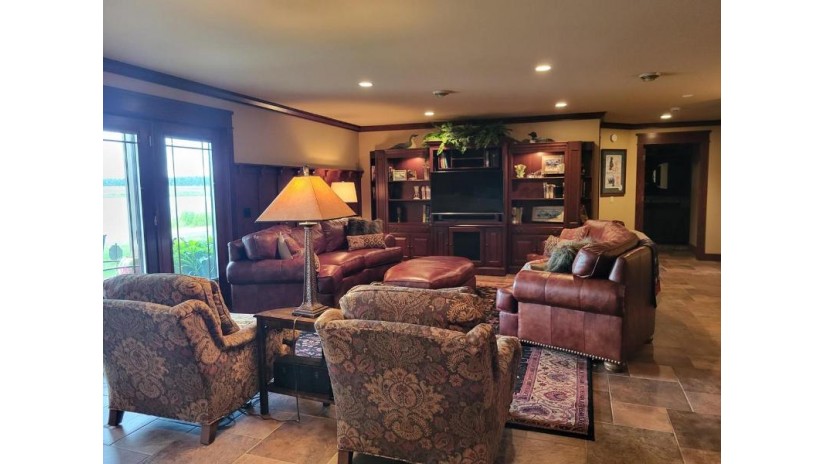 1922 Pheasant Run Drive Marshfield, WI 54449 by Re/Max American Dream - Phone: 715-305-9971 $949,900