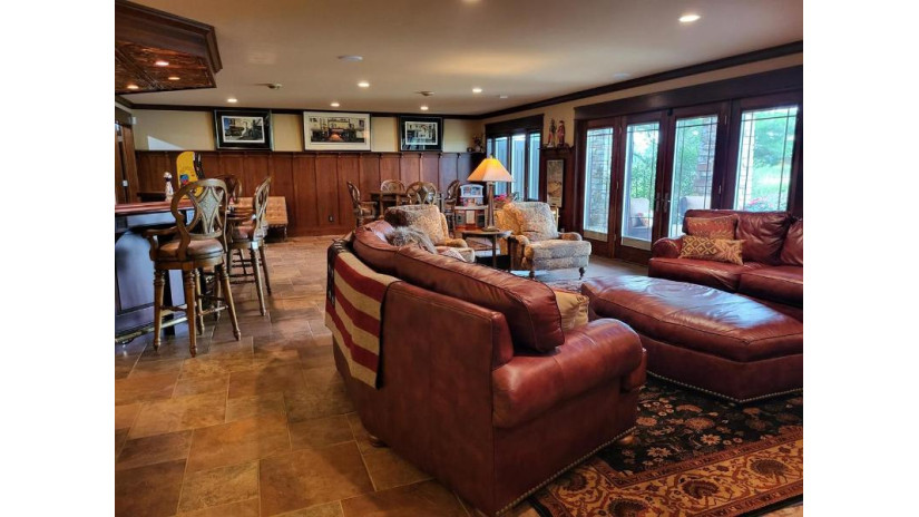 1922 Pheasant Run Drive Marshfield, WI 54449 by Re/Max American Dream - Phone: 715-305-9971 $949,900