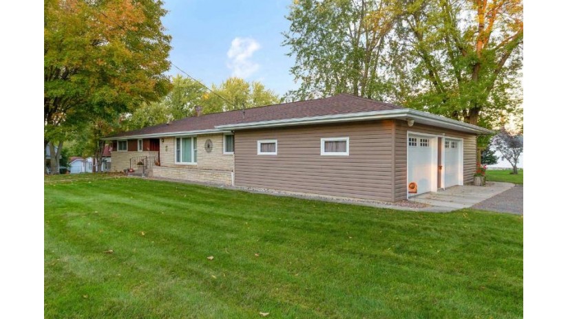 702 South Grandview Street Wittenberg, WI 54499 by Rivers Edge Real Estate - annsrere@gmail.com $255,000