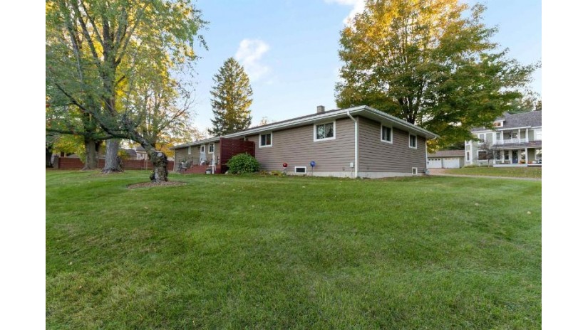 702 South Grandview Street Wittenberg, WI 54499 by Rivers Edge Real Estate - annsrere@gmail.com $255,000