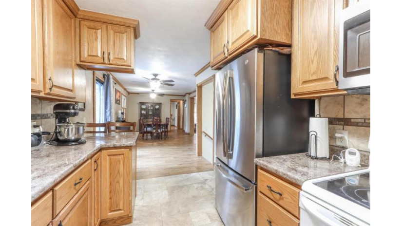 1323 East 17th Street Marshfield, WI 54449 by Nexthome Hub City - Phone: 715-207-9300 $232,500