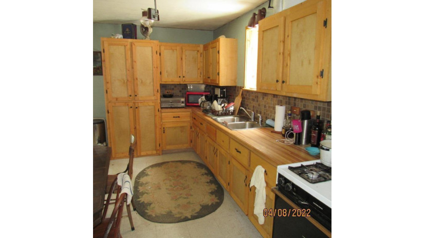 N3615 Swamp Road Merrill, WI 54452 by Coldwell Banker Action - Offic: 715-536-0550 $330,000