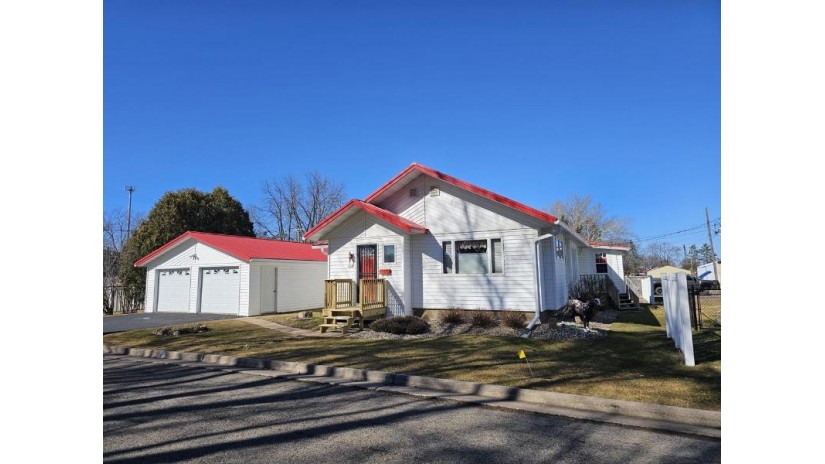 104 East Pine Street Spencer, WI 54479 by Re/Max American Dream - Phone: 715-305-1454 $209,900