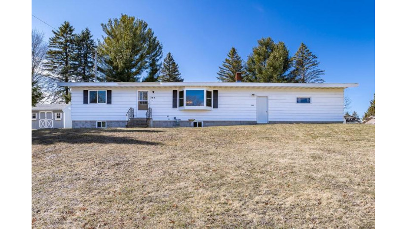 904 Hollywood Drive Merrill, WI 54452 by Re/Max Excel - Phone: 715-218-9666 $185,000