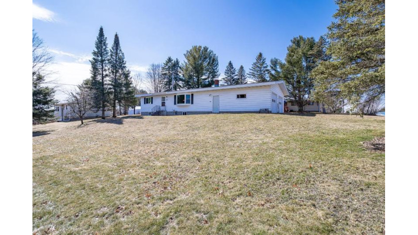 904 Hollywood Drive Merrill, WI 54452 by Re/Max Excel - Phone: 715-218-9666 $185,000