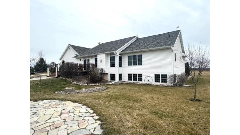 9950 North 66th Avenue Merrill, WI 54452 by Quinn Real Estate - Phone: 715-573-0970 $499,900