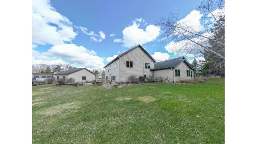 322 South Maryknoll Avenue Marshfield, WI 54449 by Nexthome Hub City - Phone: 715-305-0444 $750,000