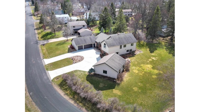 322 South Maryknoll Avenue Marshfield, WI 54449 by Nexthome Hub City - Phone: 715-305-0444 $750,000