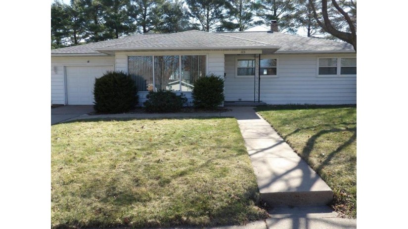 1415 Summit Drive Wausau, WI 54401 by Coldwell Banker Action - Main: 715-359-0521 $185,000