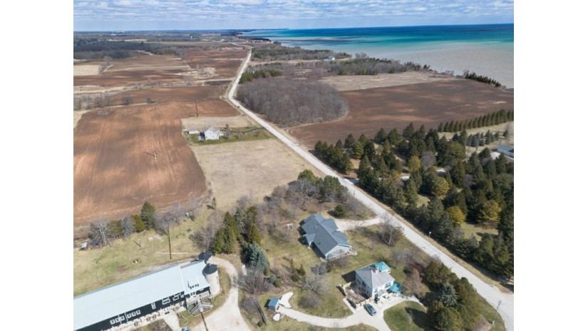 709 Lakeshore Dr Kewaunee, WI 54216 by Town & Country Real Estate - 9203880163 $54,900