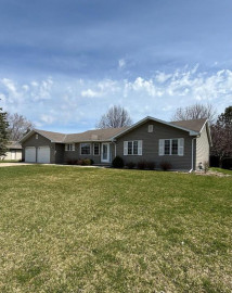 1448 N 11th Pl, Sturgeon Bay, WI 54235